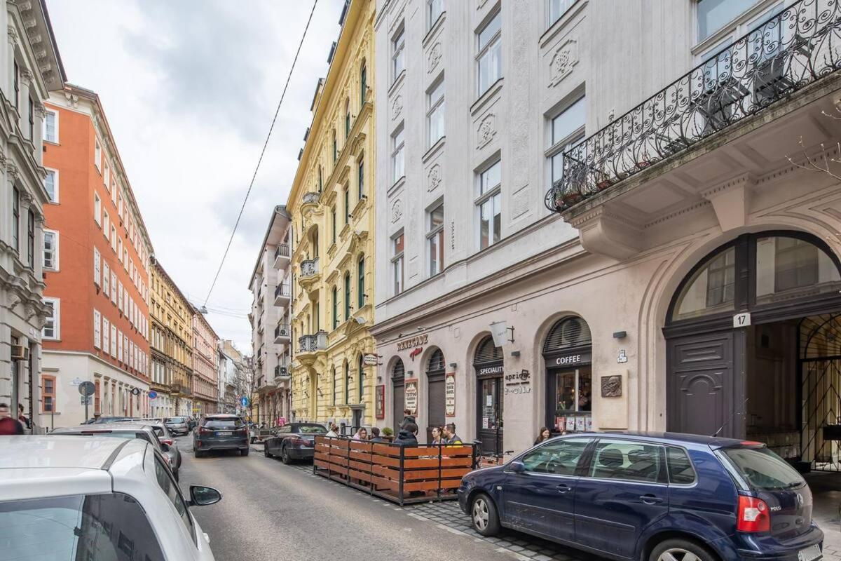 Greenlight 2 Bedroom Brody 17 Apartman *